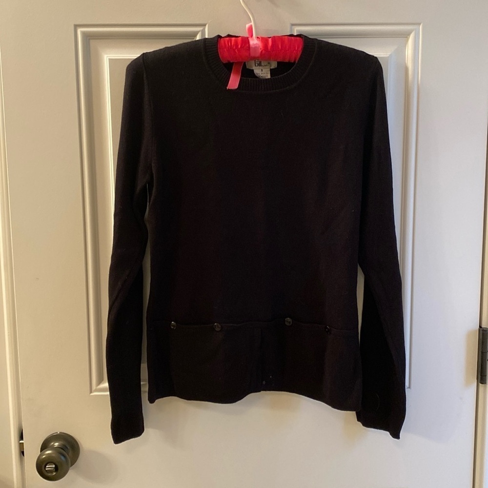 Pullover black sweater